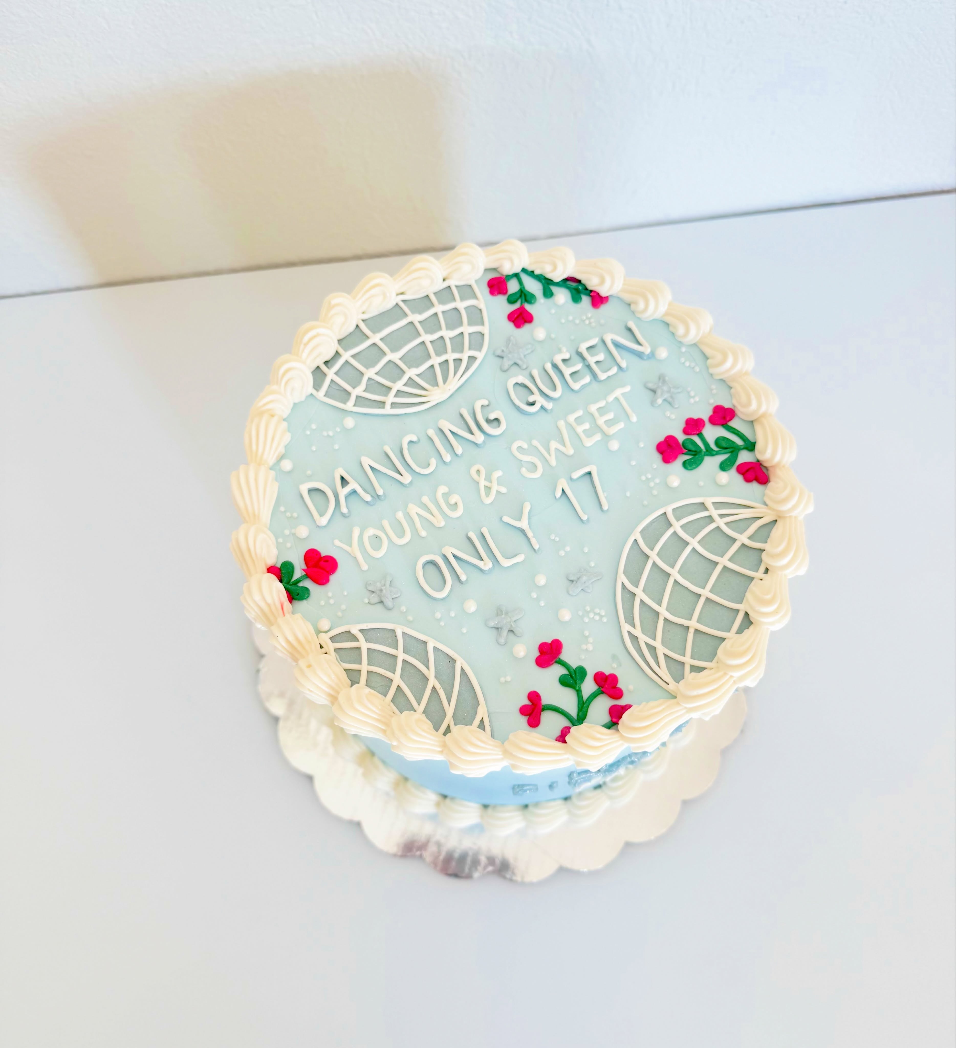 Pastel Dancing Queen 17 estilo retro azul Mia Mora Cake Studio